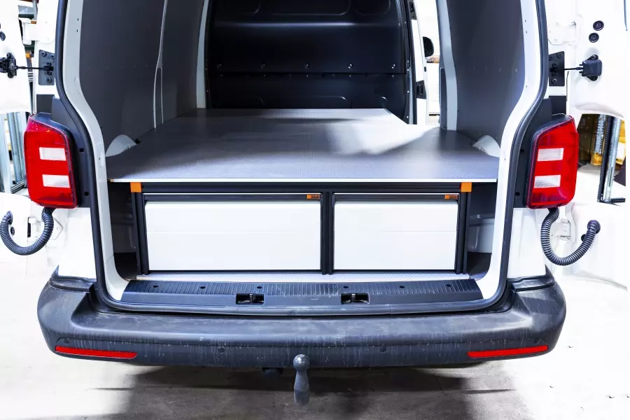 Double plancher pour utilitaire : rangez plus, rangez mieux