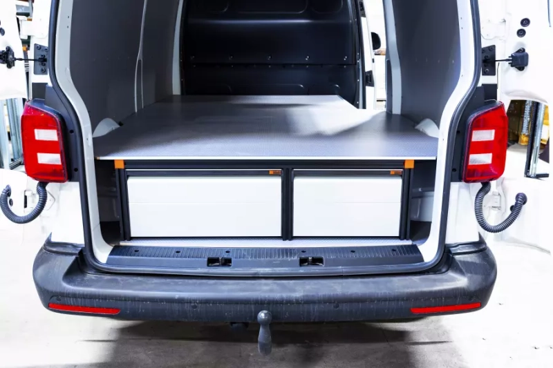 Double plancher pour utilitaire : rangez plus, rangez mieux